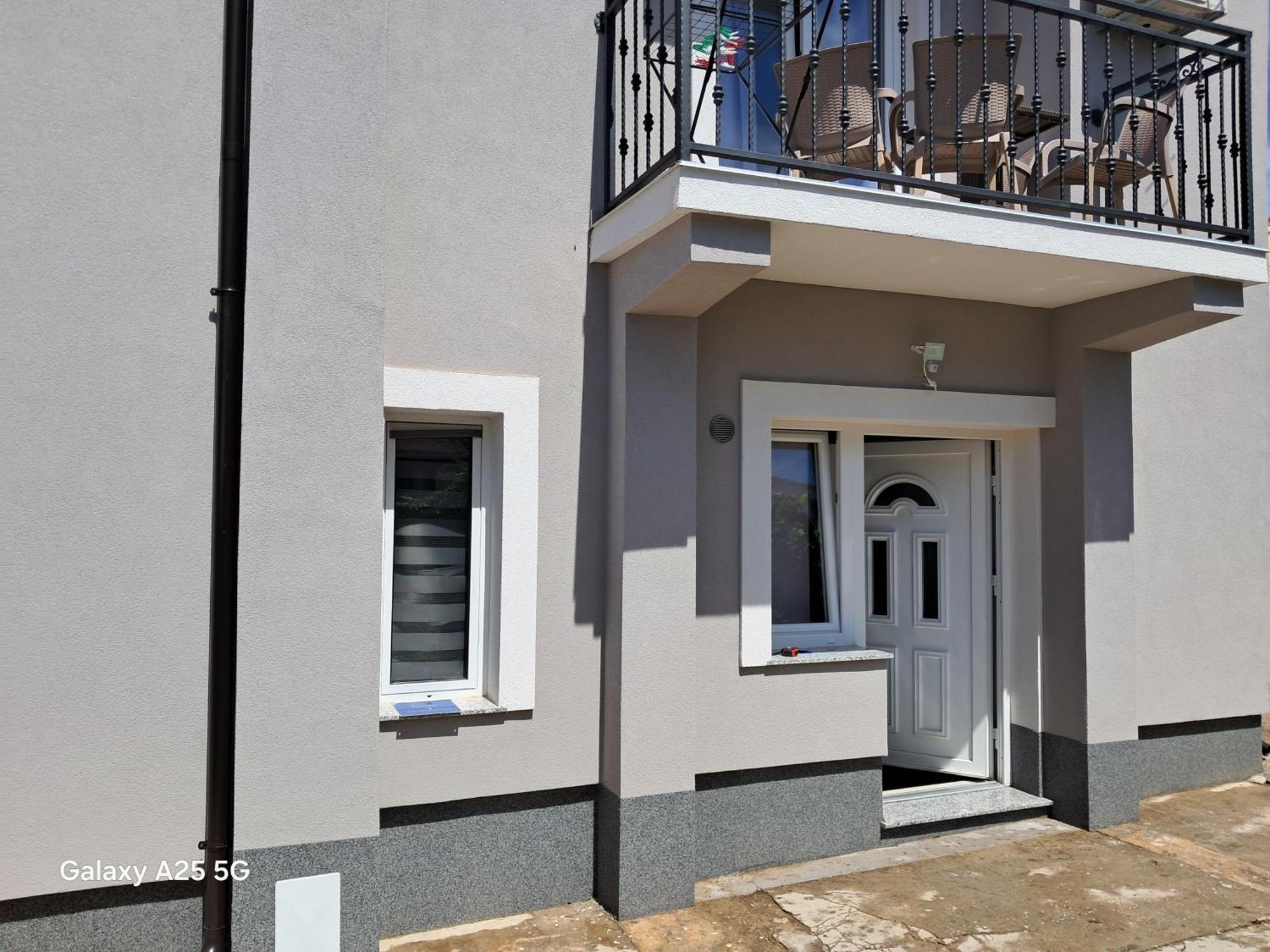 Apartments Tonci Tribalj Exteriér fotografie